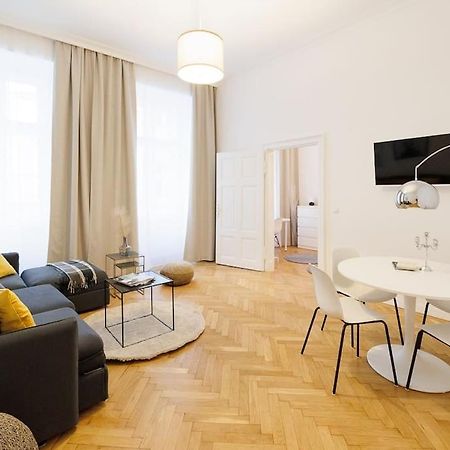 Franz 21 - Typical Viennese Apartment In The Heart Of Wien Eksteriør billede